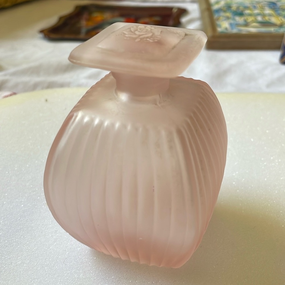 VTG Special Gifts by Crowing Touch pink frosted glass perfume oil bottle
